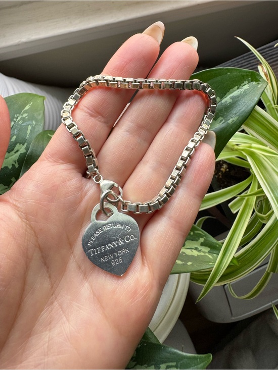 Tiffany & Co. Jewelry - Tiffany & Co Venetian link bracelet with Heart charm
